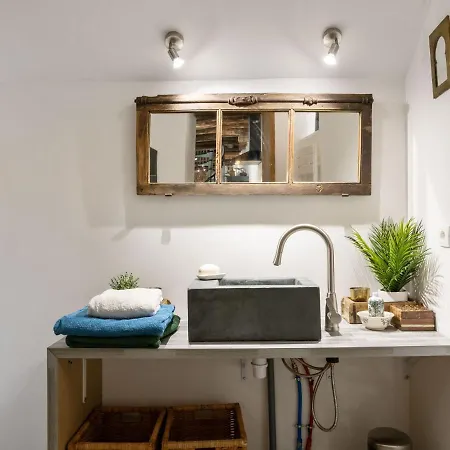 Cosy Cottage With Garden * Peyzac-le-Moustier