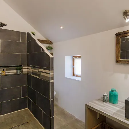 Cosy Cottage With Garden Holiday home Peyzac-le-Moustier